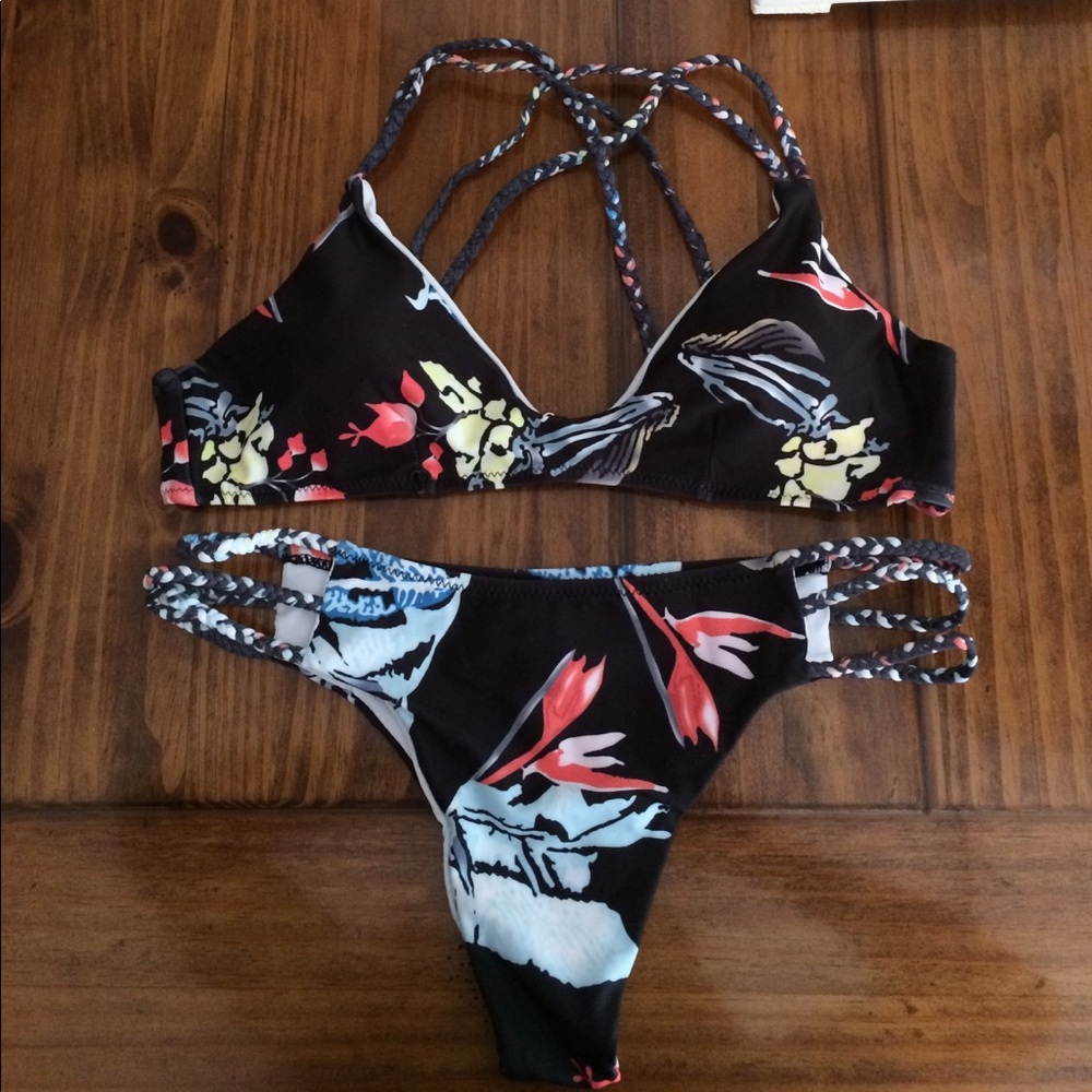 Cupshe Black Midnight Garden Bikini Set