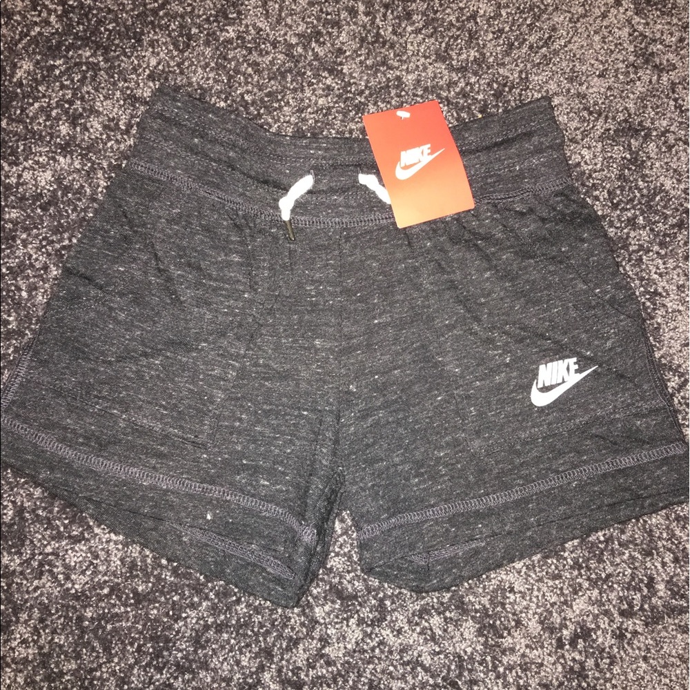 Nike Youth Girls Gym Vintage Sports Medium