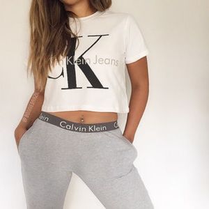 Calvin Klein Jeans Crop Top