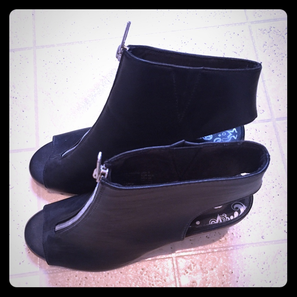 Black High Heel Suede Shoes