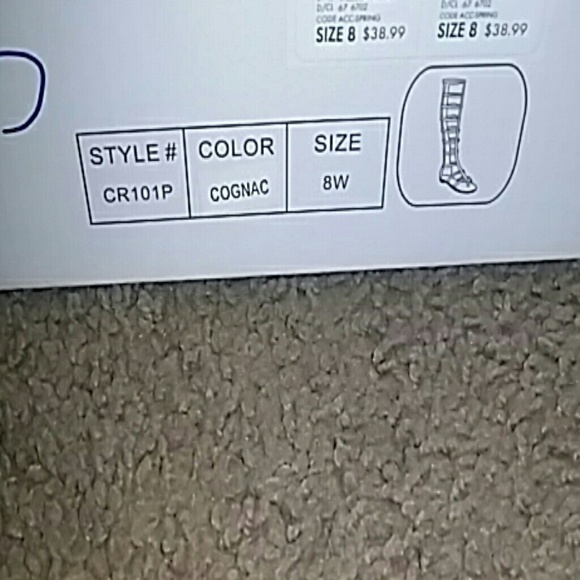 Wide calf sandals - Picture 2 of 3