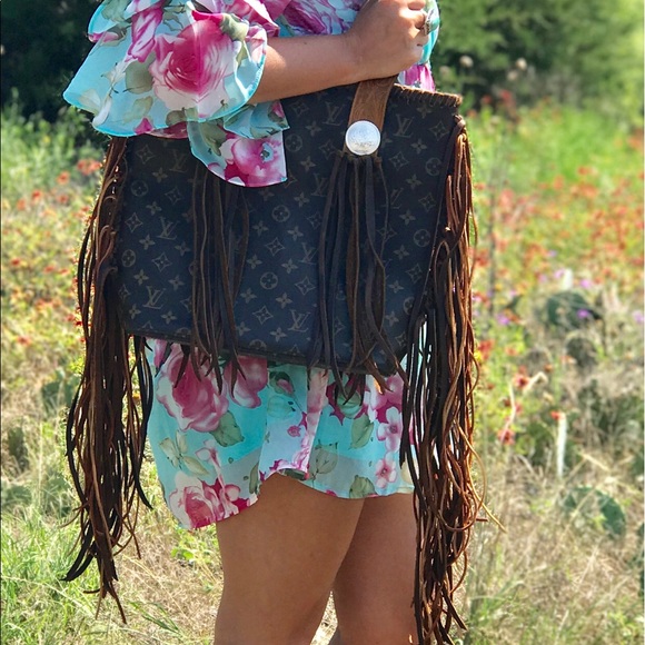 LOUIS VUITTON - Picture 2 of 2