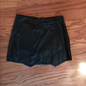 Forever 21 asymmetrical black skirt with pockets