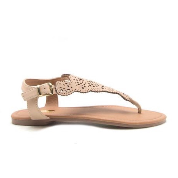 ❗️CLEARANCE ❗️Nude Cut Out Thong Sandal - Picture 5 of 6