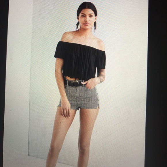 Off the shoulder flowy top - Picture 6 of 6