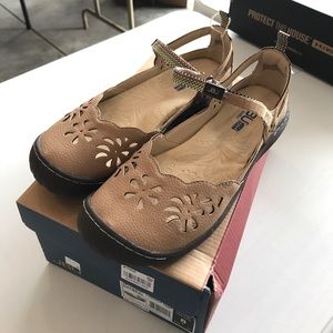 JBU Women's deep sea Mary Janes