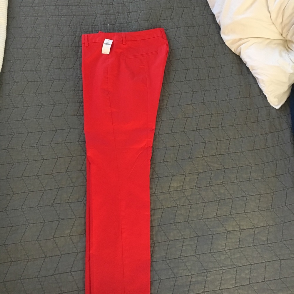 Red Gap pants slim cropped size 6