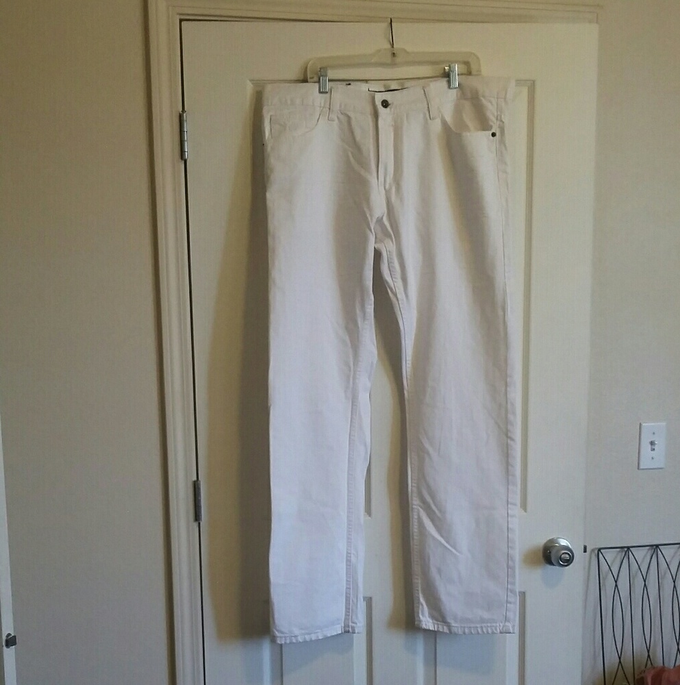 Like New White Roca wear Jeans