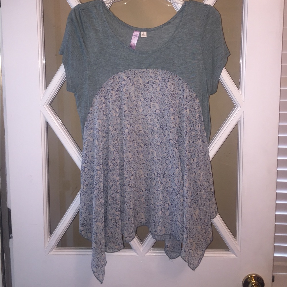 Darling floral top with different length bottom