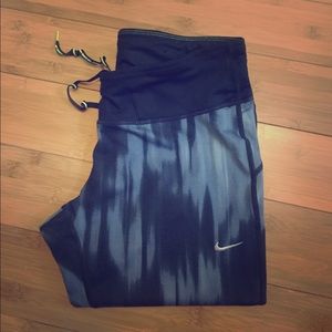 Nike Dri Fit Cropped Pants