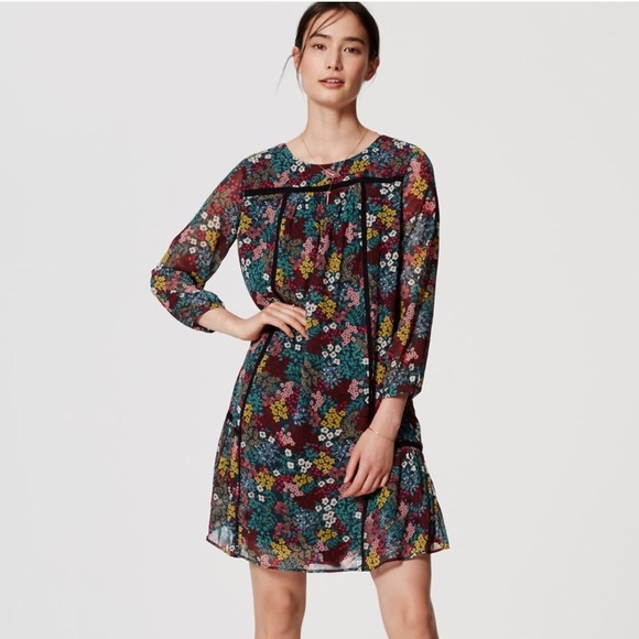 LOFT Dresses & Skirts - Ann Taylor loft wildflower long sleeve dress C19