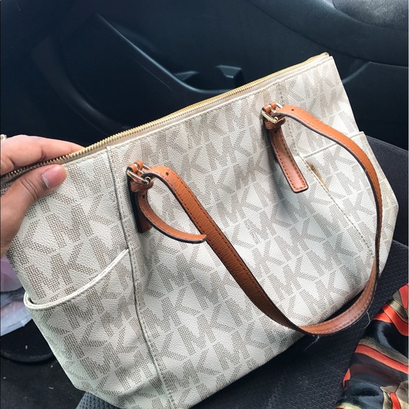 Mk purse authentic - Picture 1 of 3