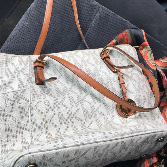 Mk purse authentic - Picture 2 of 3