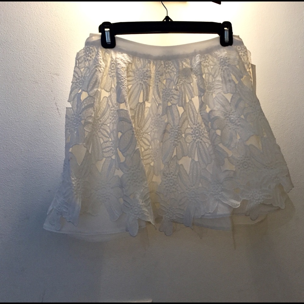 NWT Tobi flared skater white skirt - M