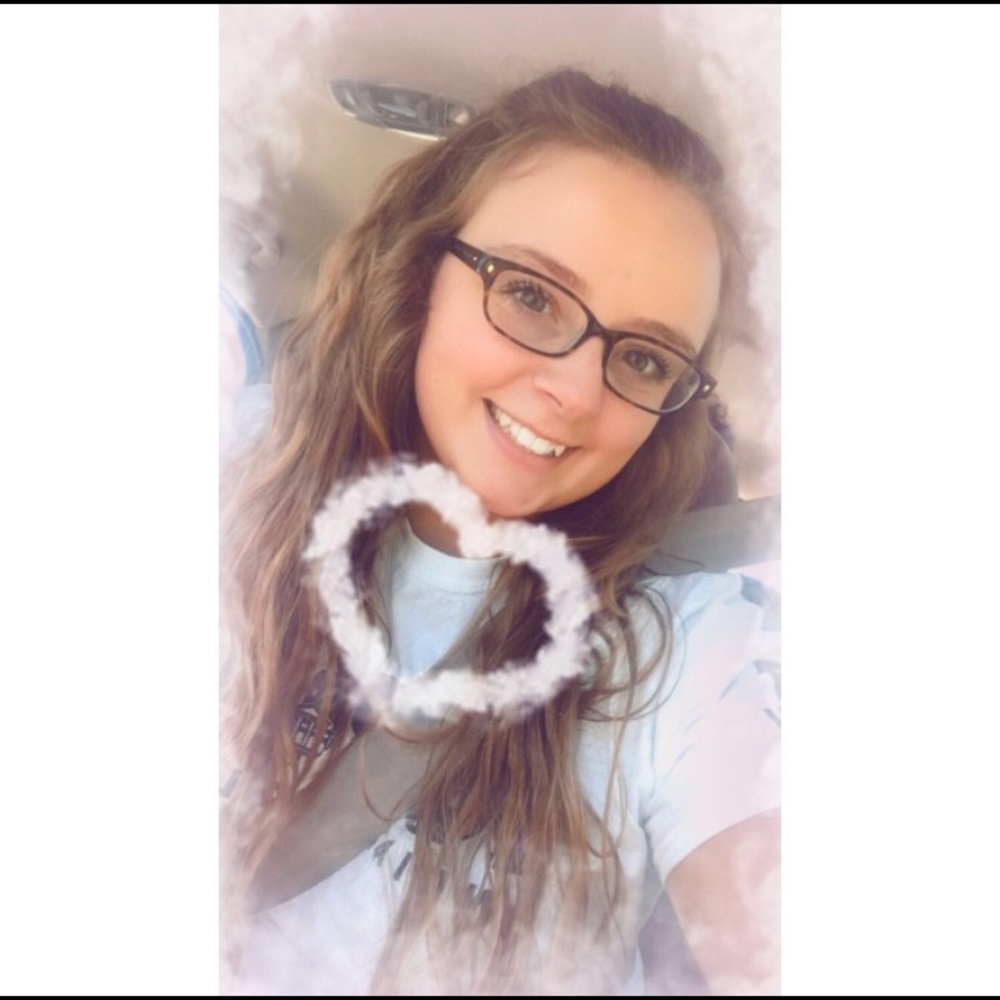 Meet your Posher, Olivia