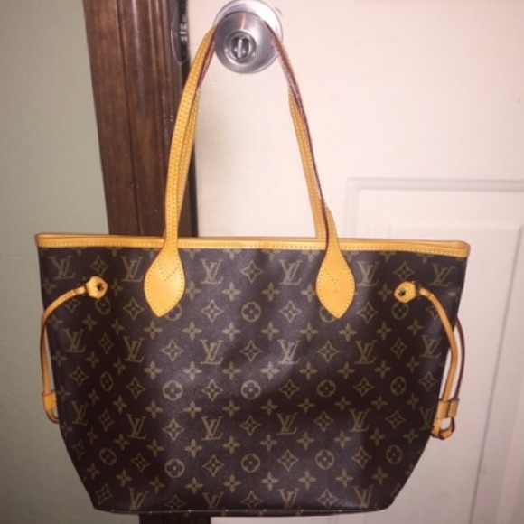 louis vuitton neverfull monogram shoulder bag tote mm make offer from cooper s closet on poshmark louis vuitton neverfull monogram shoulder bag tote mm make offer from cooper s closet on poshmark