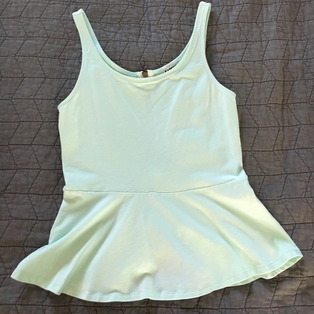 Flared Express tank. Mint colored. Size M