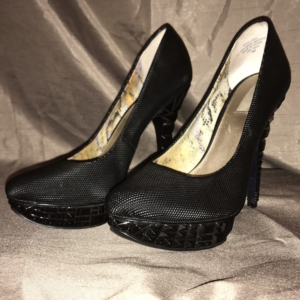 Rachel Roy Kalyssa Textured Pumps