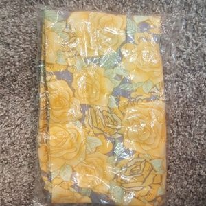 Lularoe TC Rose Leggings