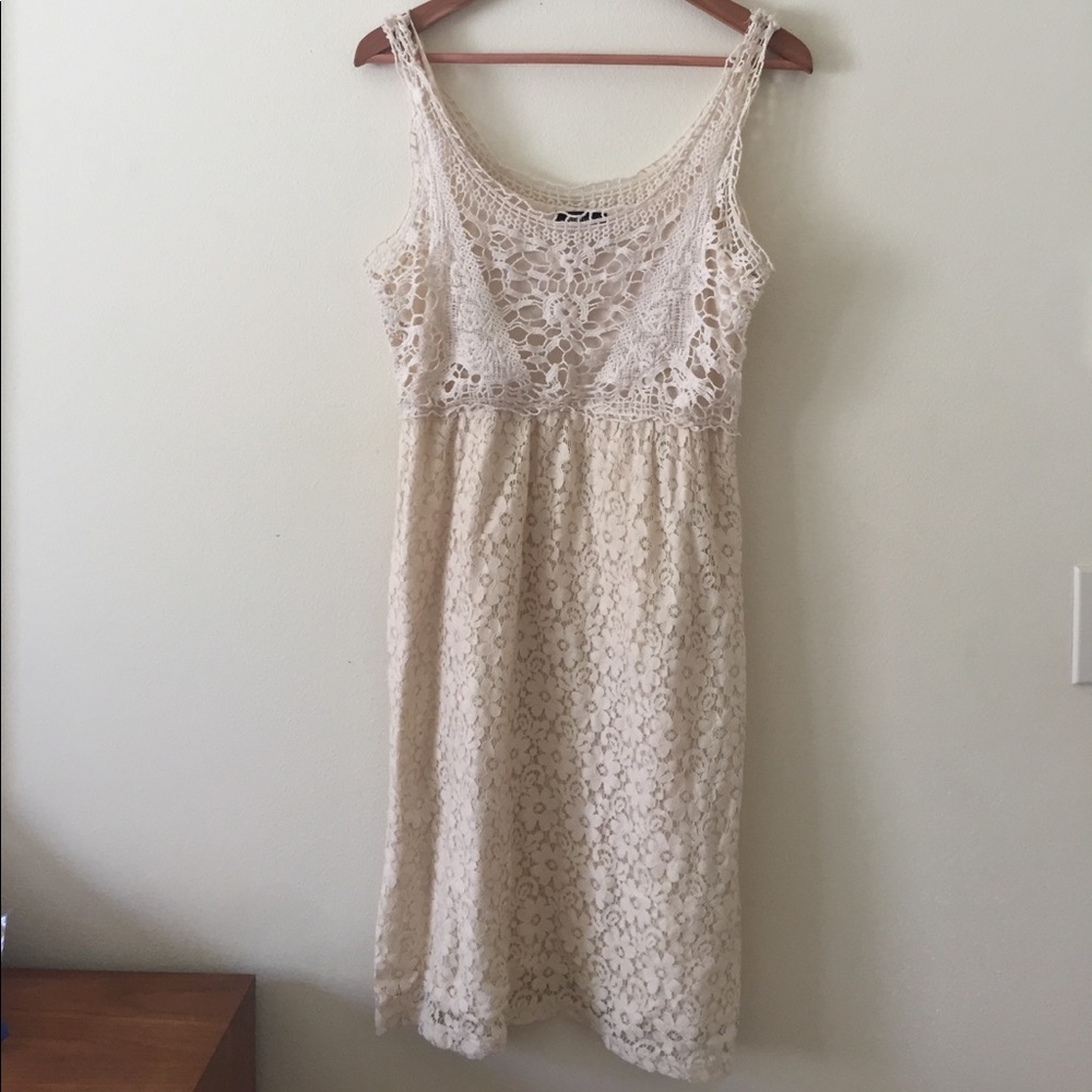Spense lace dress