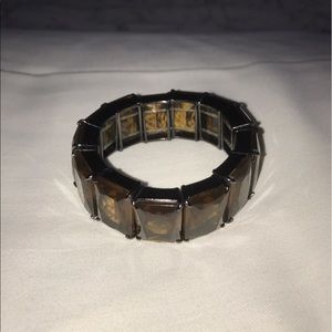 Stretchy gem bracelet