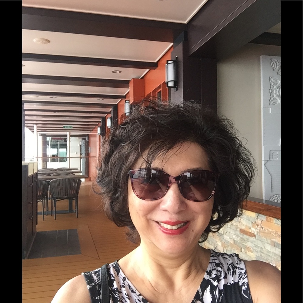 Meet your Posher, Lisa