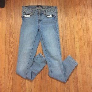 Flattering stretching skinny jeans