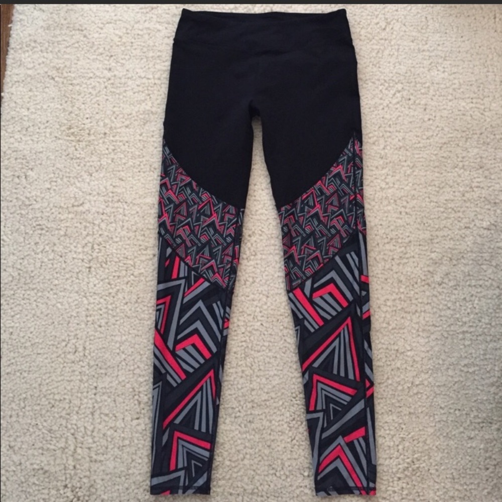 Fabletics Geometric pattern leggings size medium
