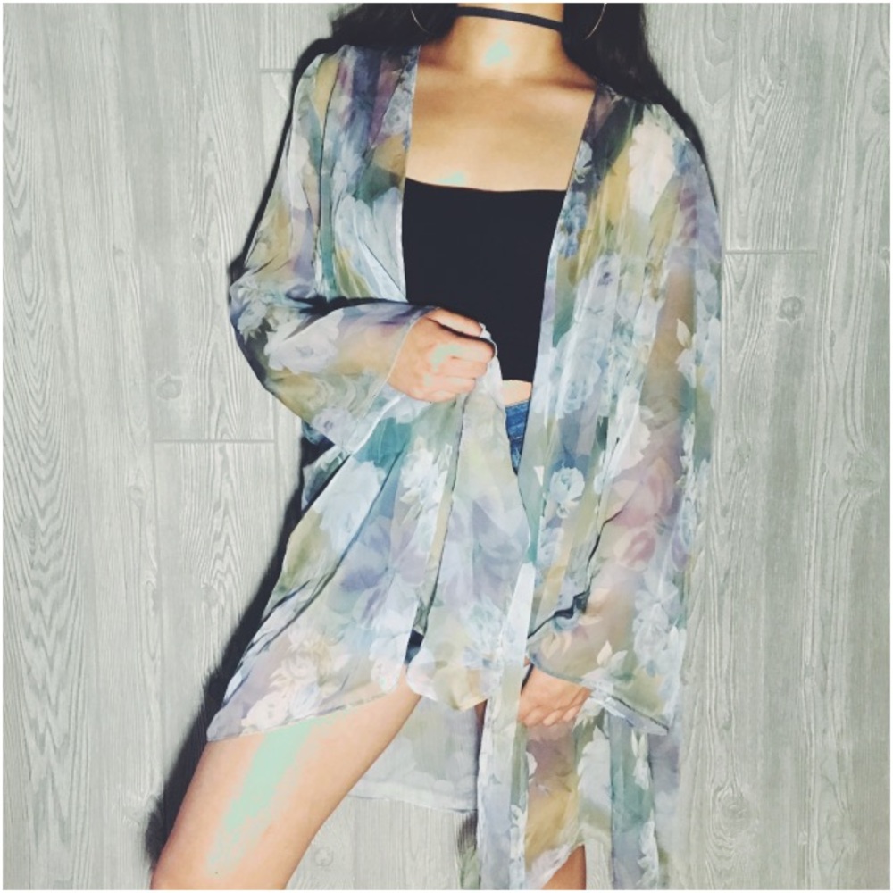 Flowy floral kimono