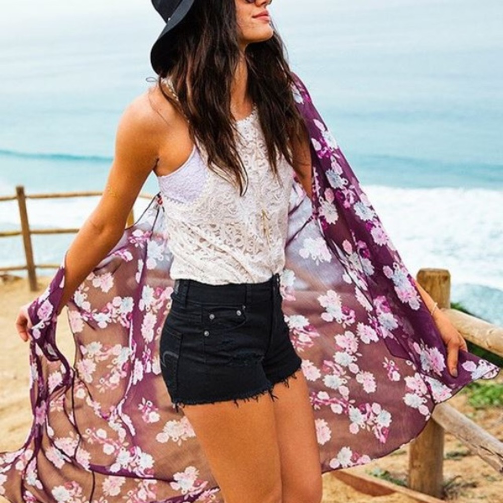 American Eagle 🦅 Floral Kimono size XS/S