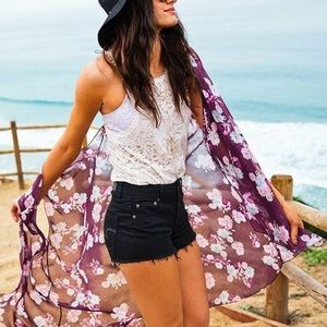 American Eagle 🦅 Floral Kimono size XS/S