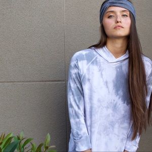 Renewed hooded sweater