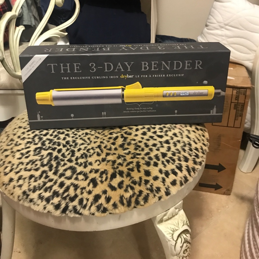 1.25 barrel 3 day bender curling iron by drybar