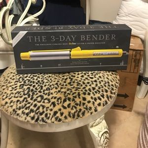 1.25 barrel 3 day bender curling iron by drybar