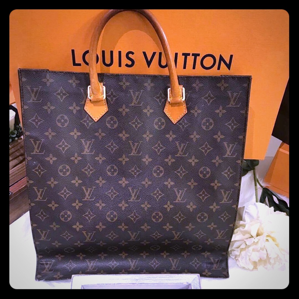SOLD-Louis Vuitton Sac Plat