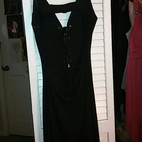 Black floor length dress - Picture 2 of 3