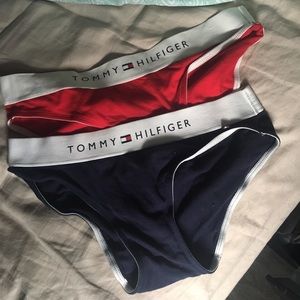 Tommy Hilfiger underwear set **NEEDS TO GO
