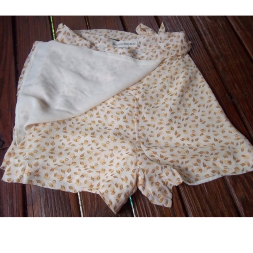 ISO Vintage Banana Republic Skort Sz 12 or 14. - Picture 2 of 4