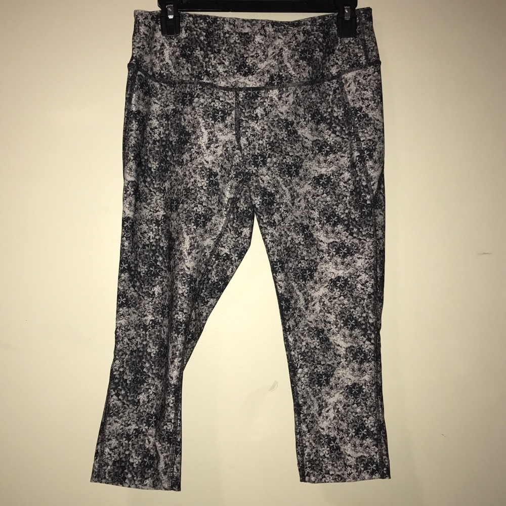 Cute floral printed workout tights!!