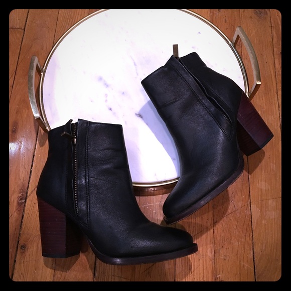 silence + noise Shoes - Silence + noise ankle leather boots size 7