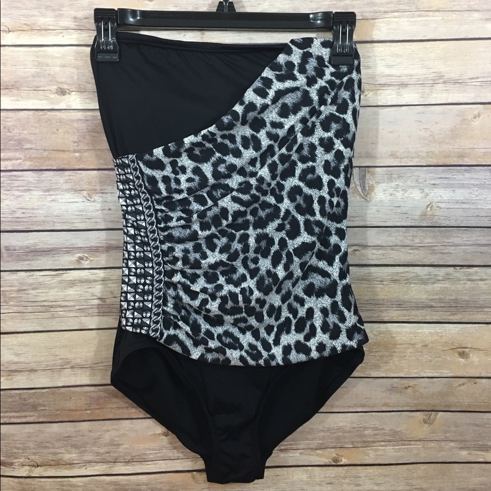 One piece bathing suit