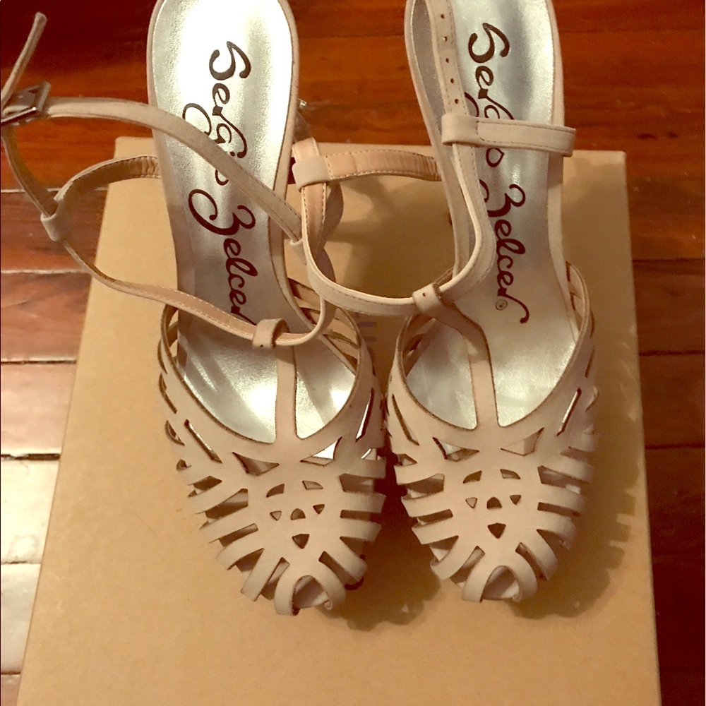 Nude t-strap High Heels