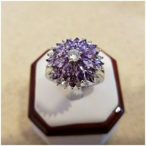 Jewelry - Genuine 4ct Amethyst & Sparkling White Sapphire Ring