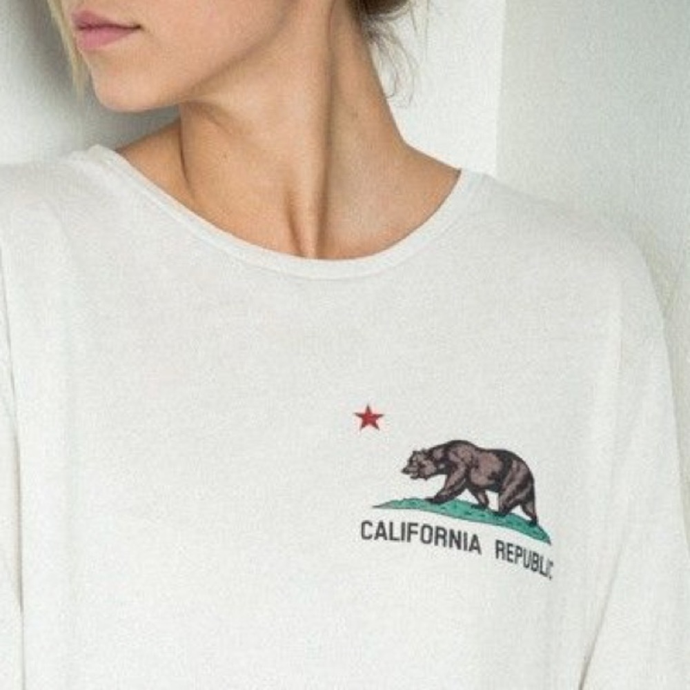 Pacsun Cali Crop Tee! Wrinkly but barely worn💛