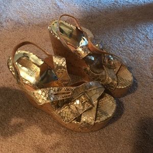 Stuart Weitzman 6in Wedge