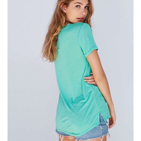 UO Project Social T Karlie Cross-Front Deep-V Tee - Picture 4 of 4