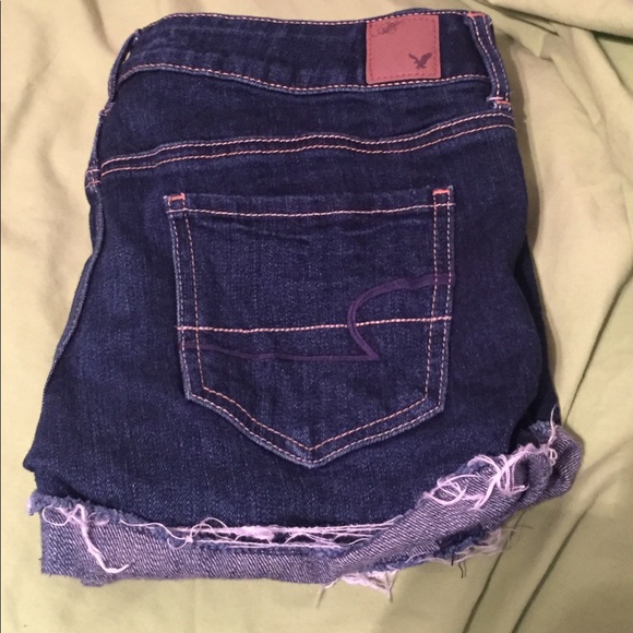 **SOLD** American Eagle "Cut Off" Shorts Size 6! - Picture 2 of 4