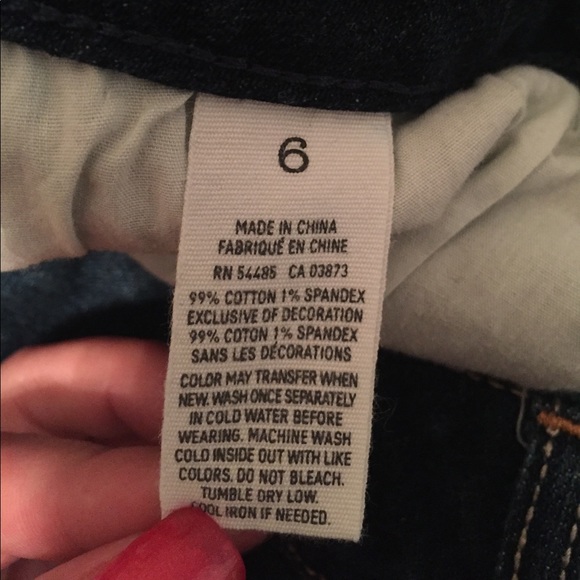 **SOLD** American Eagle "Cut Off" Shorts Size 6! - Picture 3 of 4