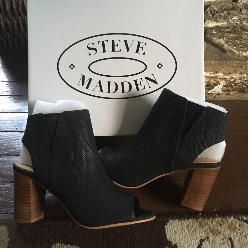 Peep toe slingback bootie