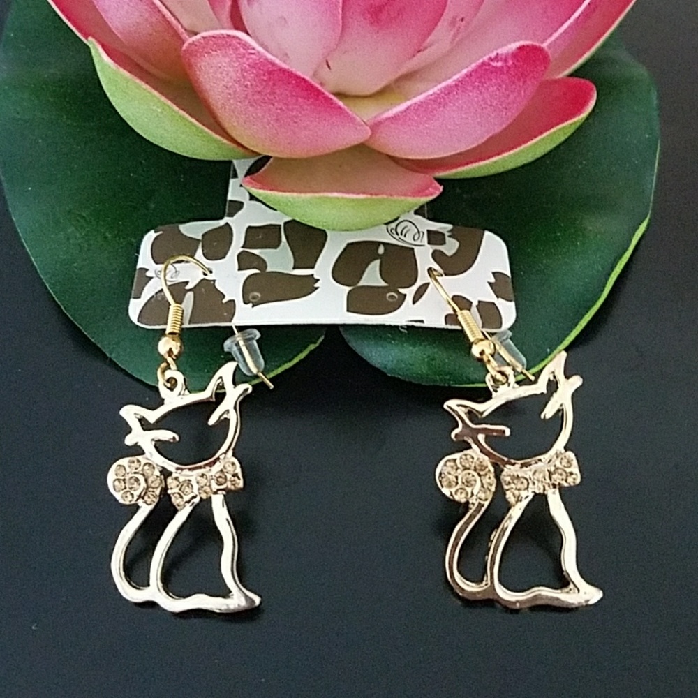 Kitten shaped earrings